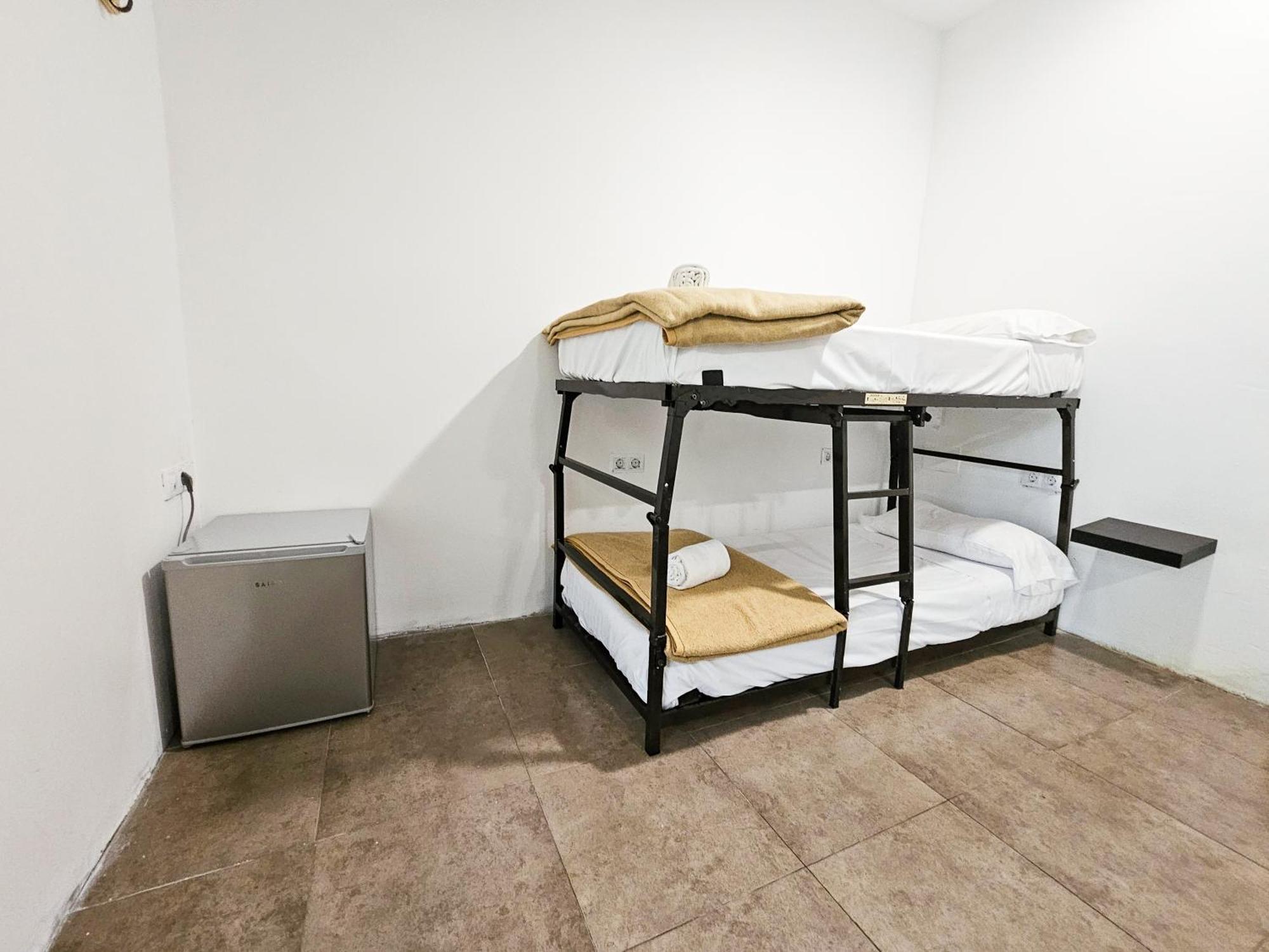 Hostel Backpacker Solopuent Кастьєльйо-де-Хака Екстер'єр фото